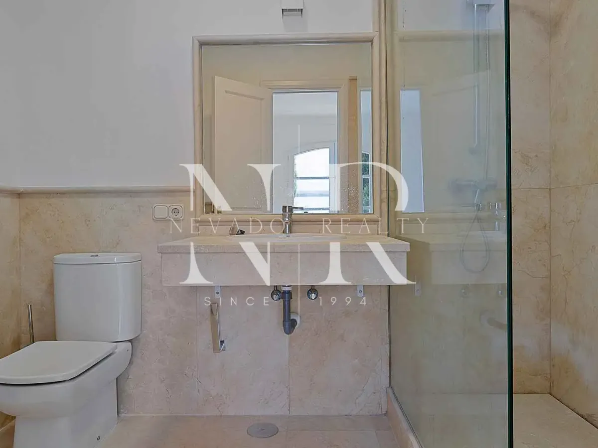 Semi-detached house in La Perla de la Heredia residential area for sale