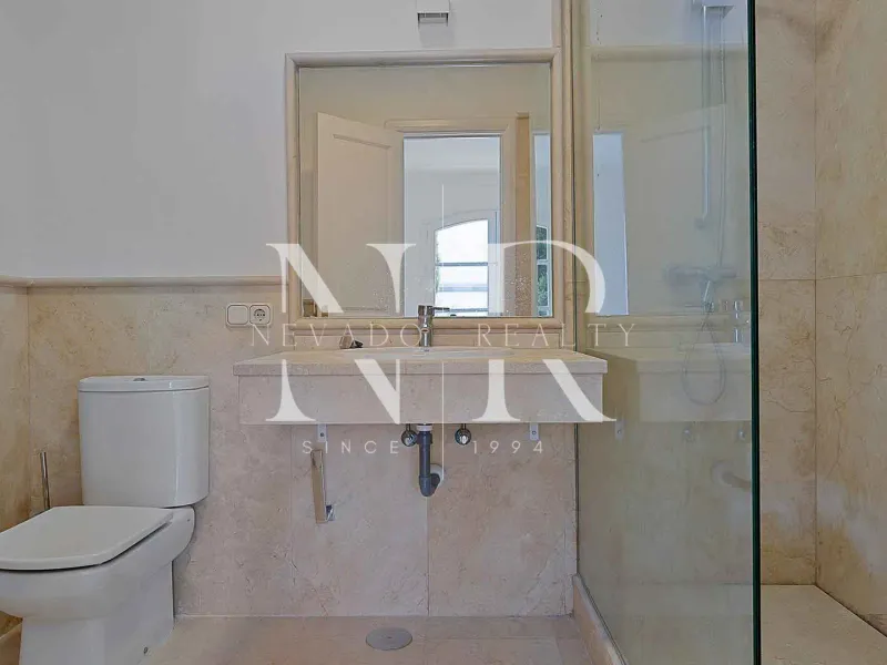 Semi-detached house in La Perla de la Heredia residential area for sale