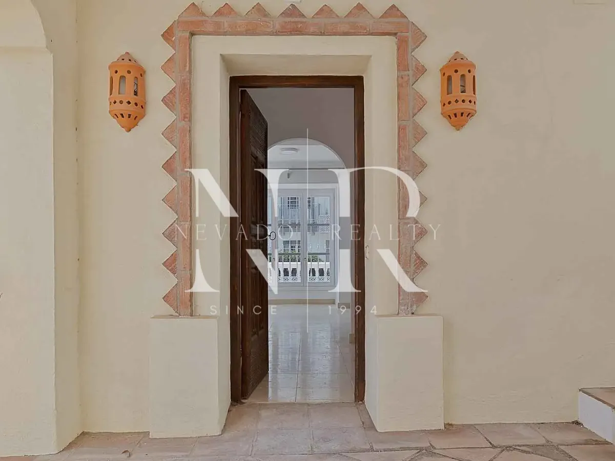 Semi-detached house in La Perla de la Heredia residential area for sale