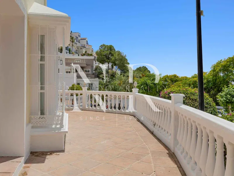 Semi-detached house in La Perla de la Heredia residential area for sale