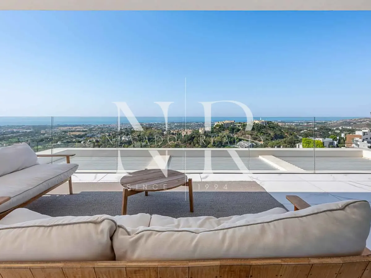 Apartment in Byu Hills development with panoramic sea views for sale
