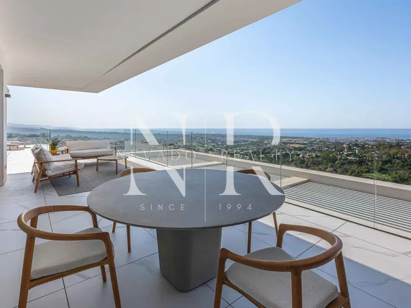 Apartment in Byu Hills development with panoramic sea views for sale