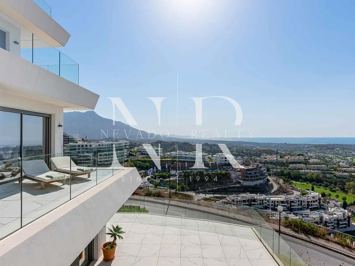 Apartment in Byu Hills development with panoramic sea views for sale