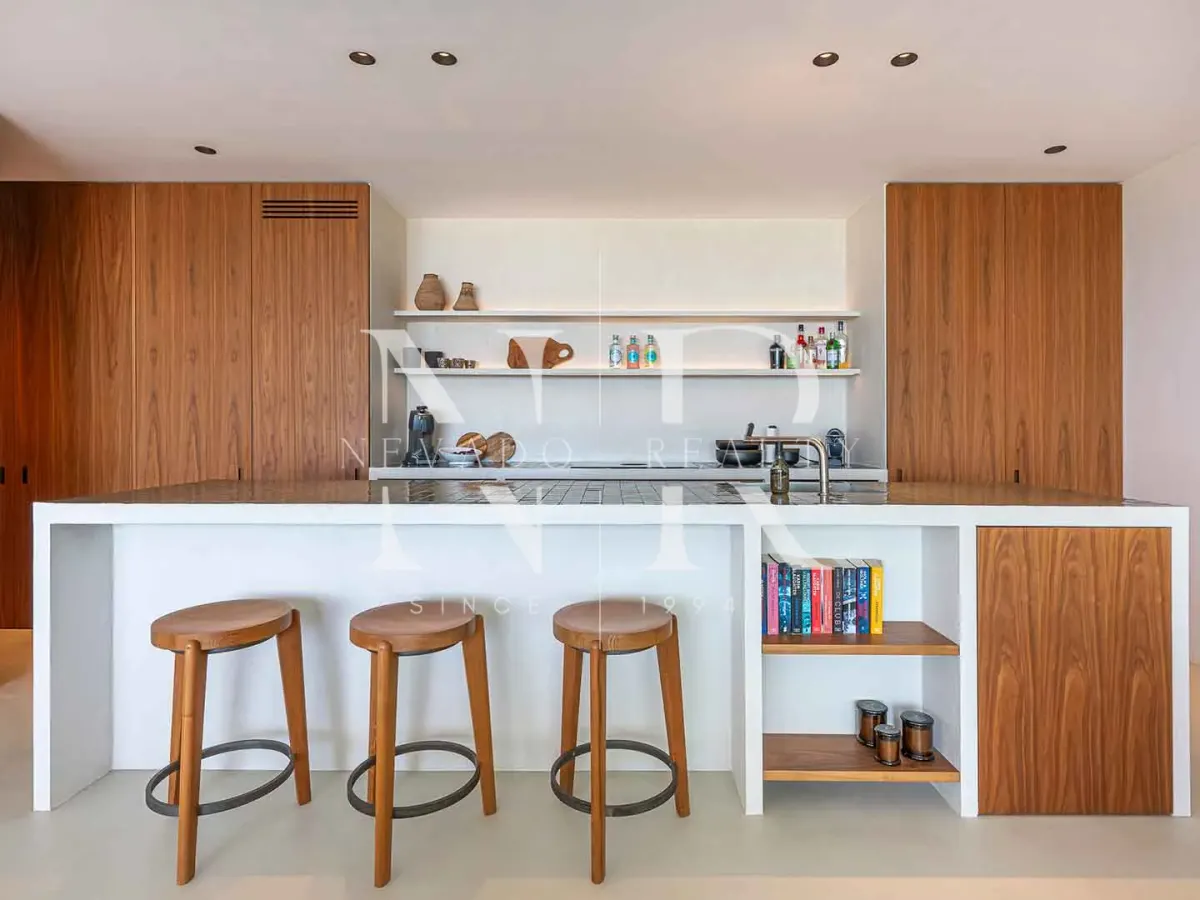 Apartment in Byu Hills development with panoramic sea views for sale