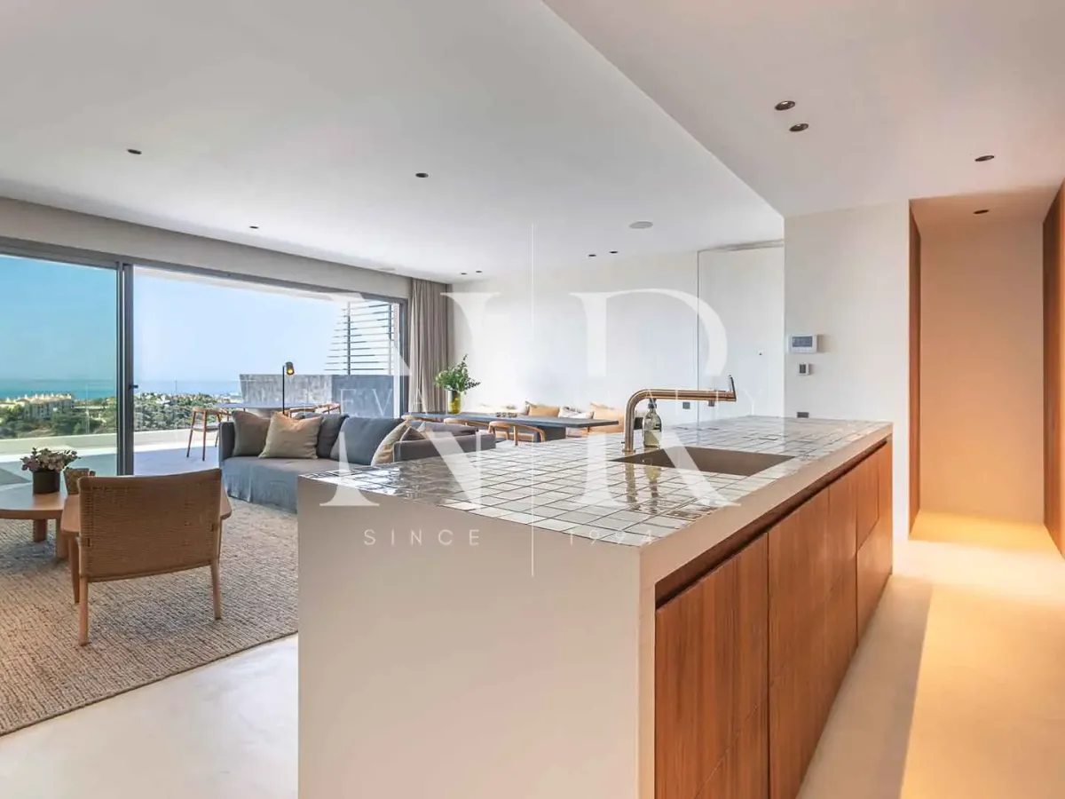Apartment in Byu Hills development with panoramic sea views for sale