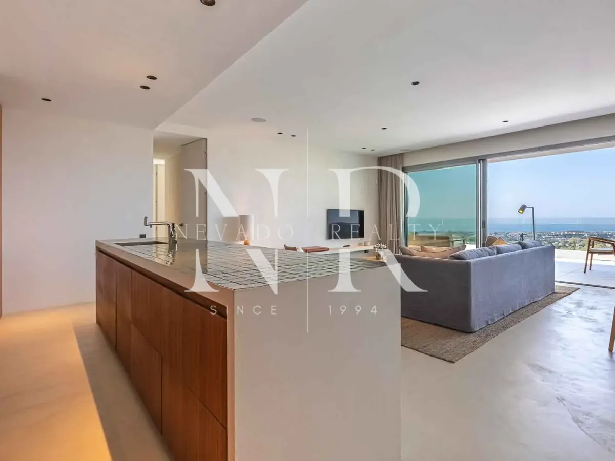 Apartment in Byu Hills development with panoramic sea views for sale