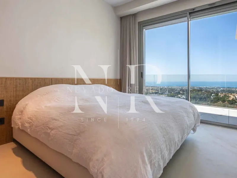 Apartment in Byu Hills development with panoramic sea views for sale