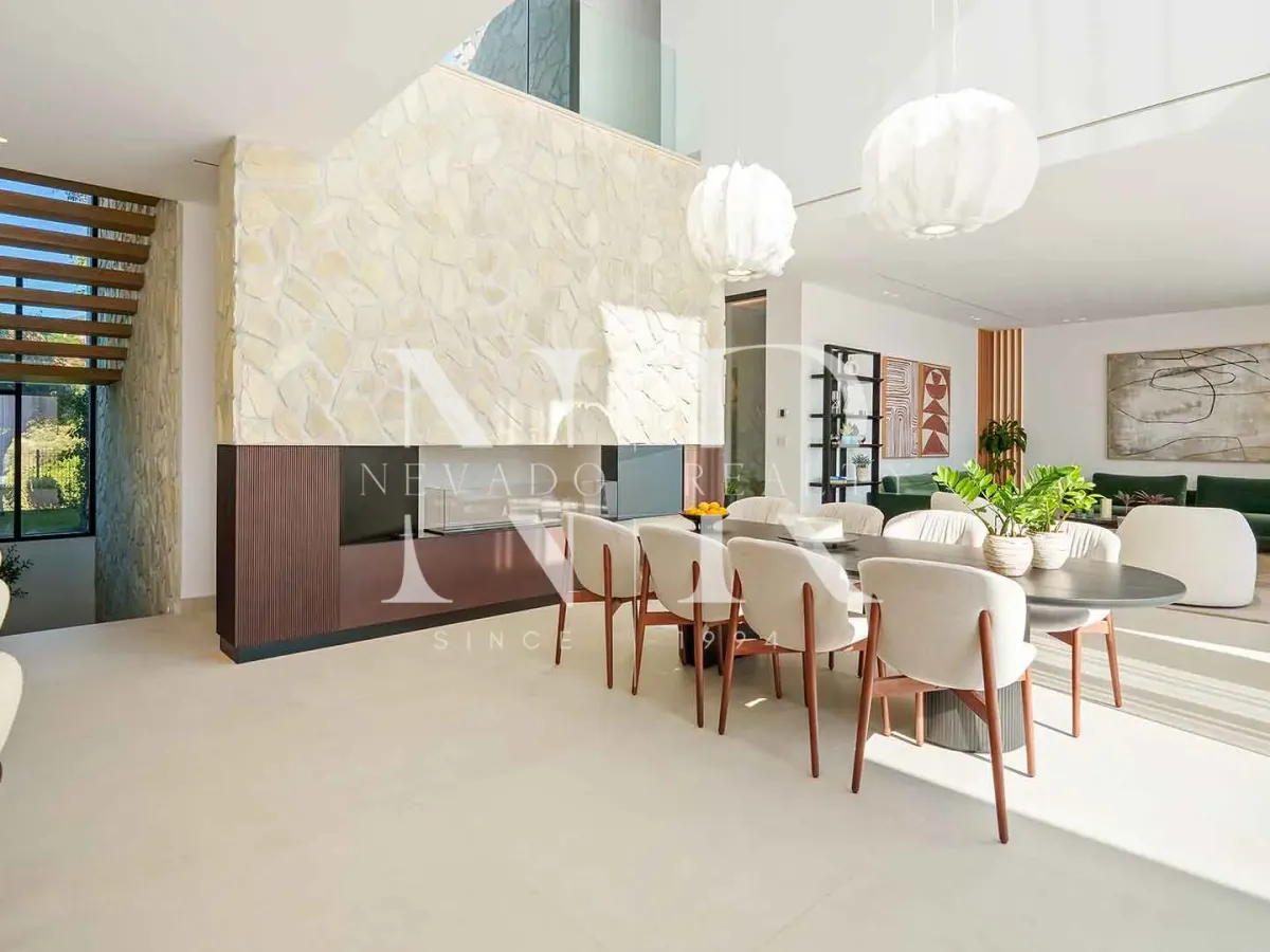 Newly built villa in La Quinta with sea views for sale