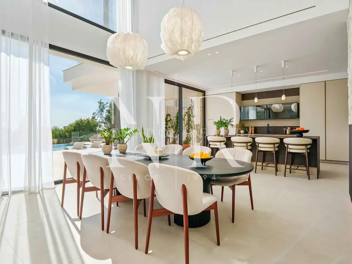 Newly built villa in La Quinta with sea views for sale