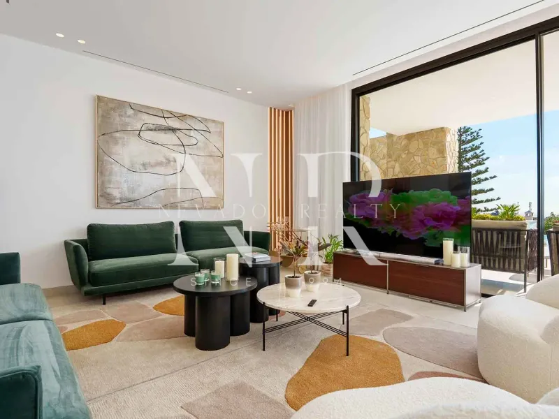 Newly built villa in La Quinta with sea views for sale