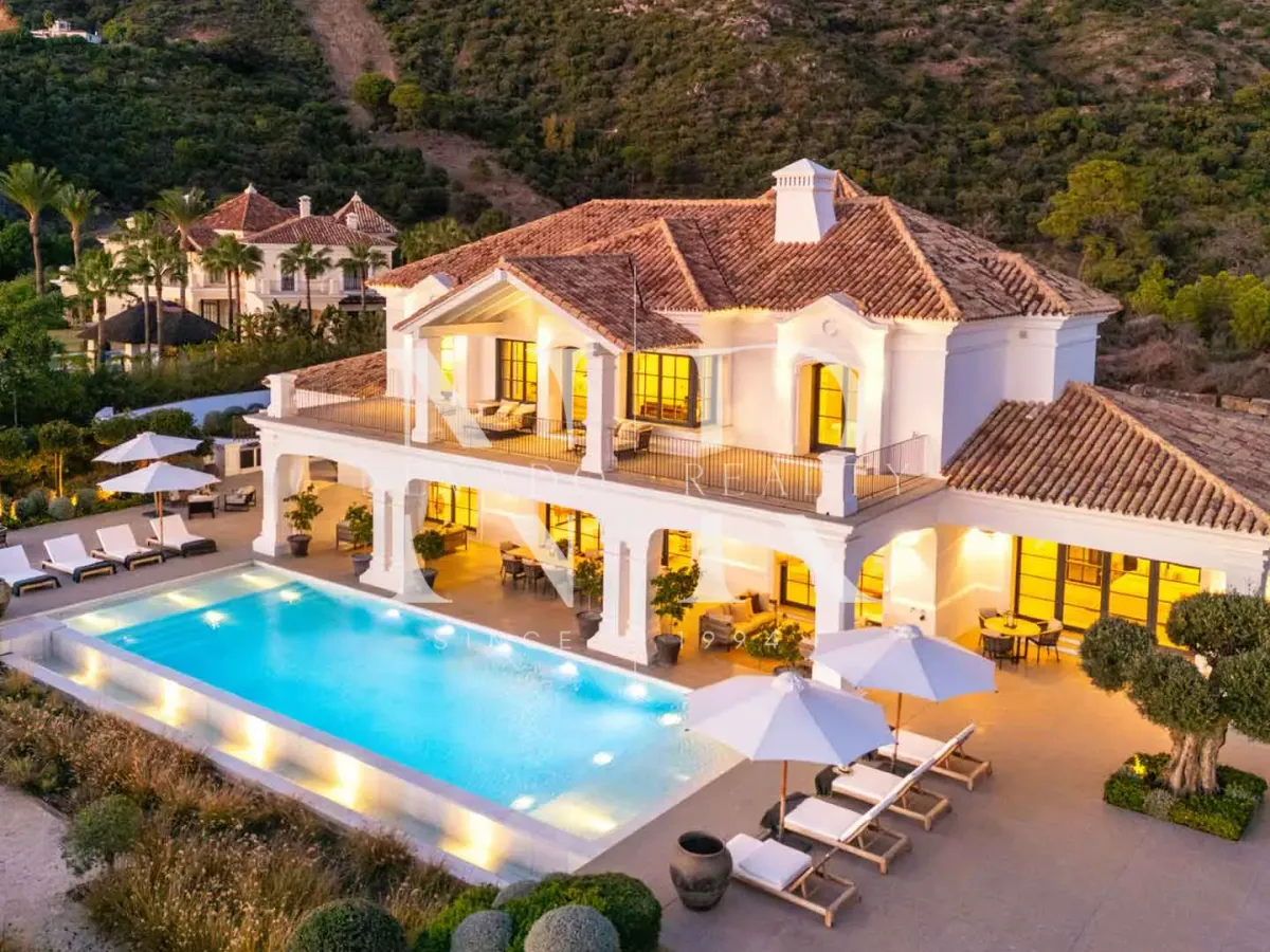 Villa in Marbella Club Golf Resort with panoramic sea views for sale