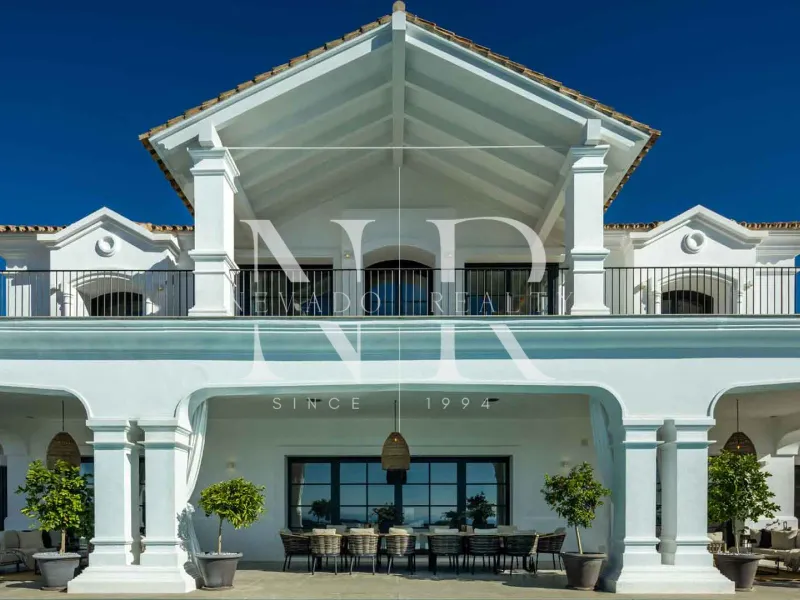 Villa in Marbella Club Golf Resort with panoramic sea views for sale