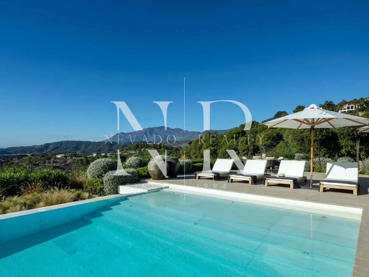 Villa in Marbella Club Golf Resort with panoramic sea views for sale