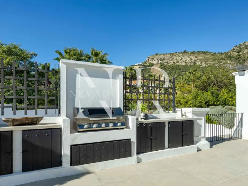 Villa in Marbella Club Golf Resort with panoramic sea views for sale