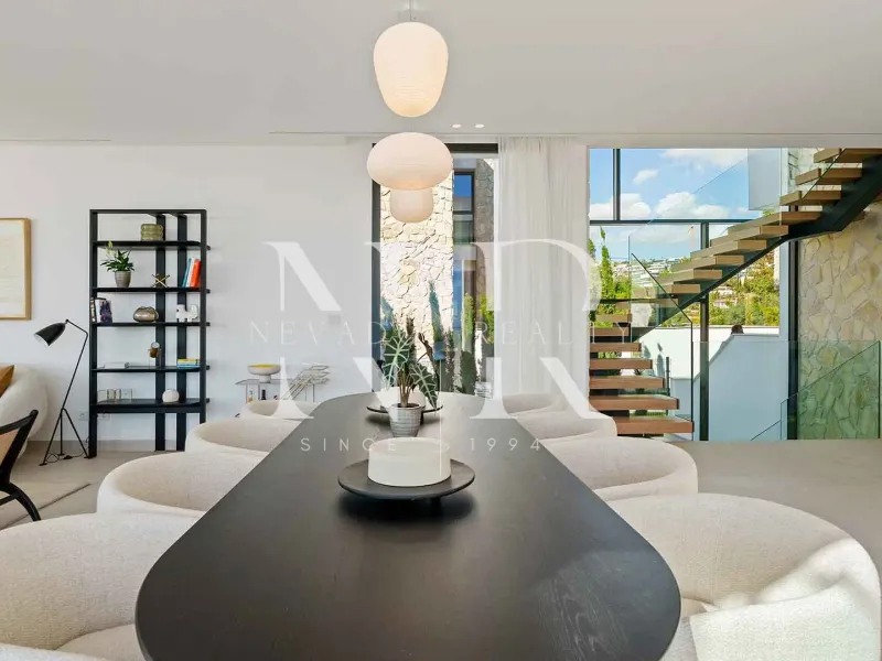 Newly built villa in La Quinta with panoramic sea views for sale