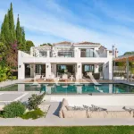 Villa in El Herrojo with panoramic sea views for sale 1