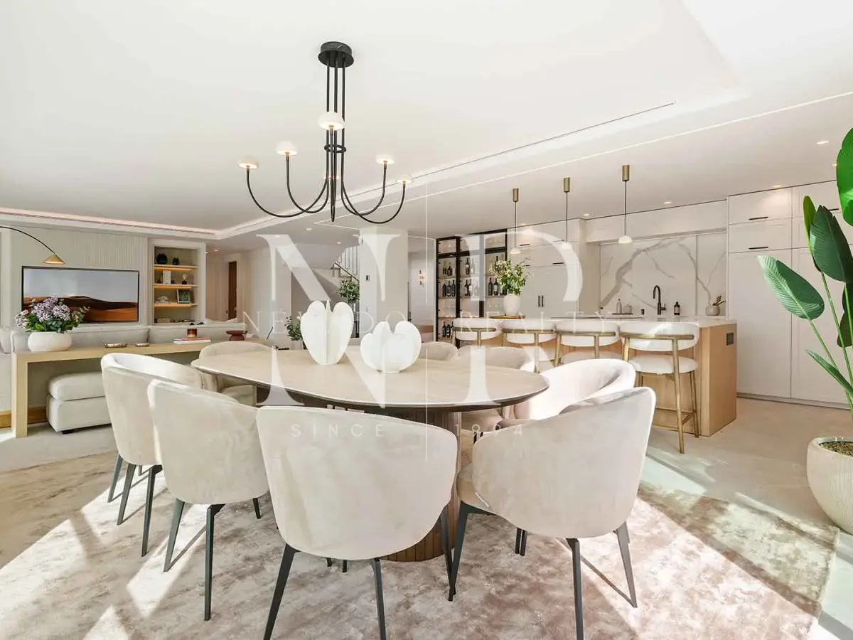 Villa in El Herrojo with panoramic sea views for sale