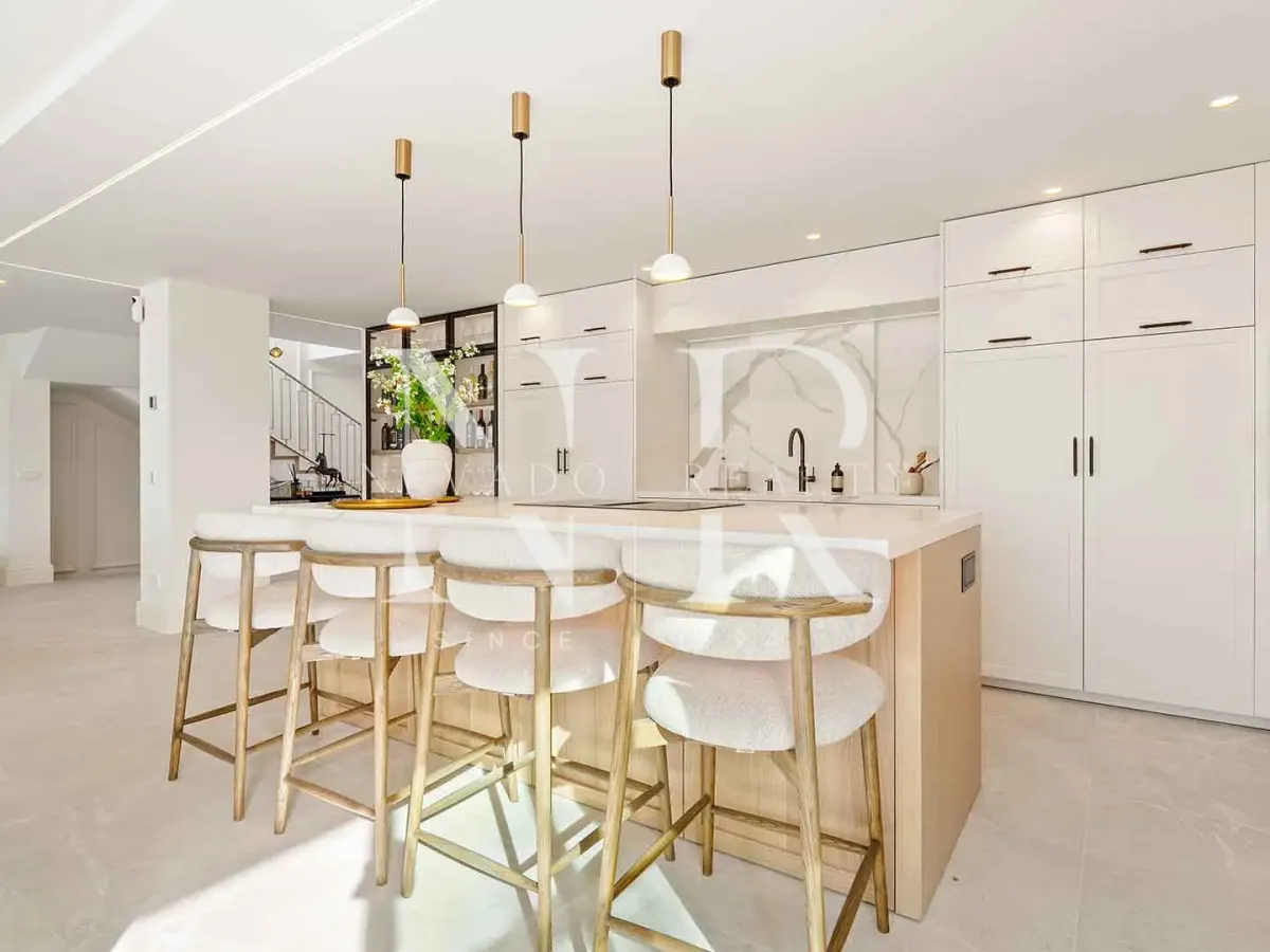 Villa in El Herrojo with panoramic sea views for sale