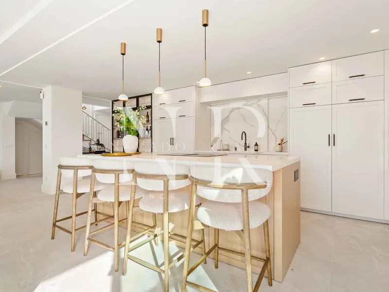 Villa in El Herrojo with panoramic sea views for sale