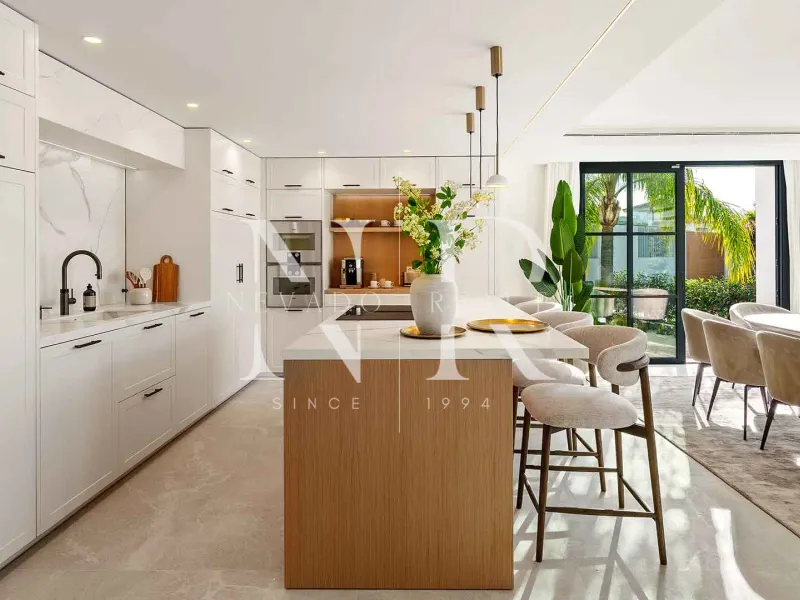 Villa in El Herrojo with panoramic sea views for sale