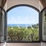 Completely renovated villa for sale in the El Madroñal gated community 12