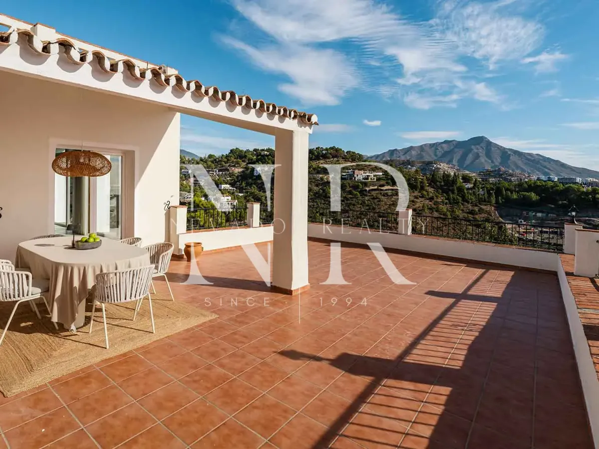 Classic Andalusian-style villa for sale in El Madroñal