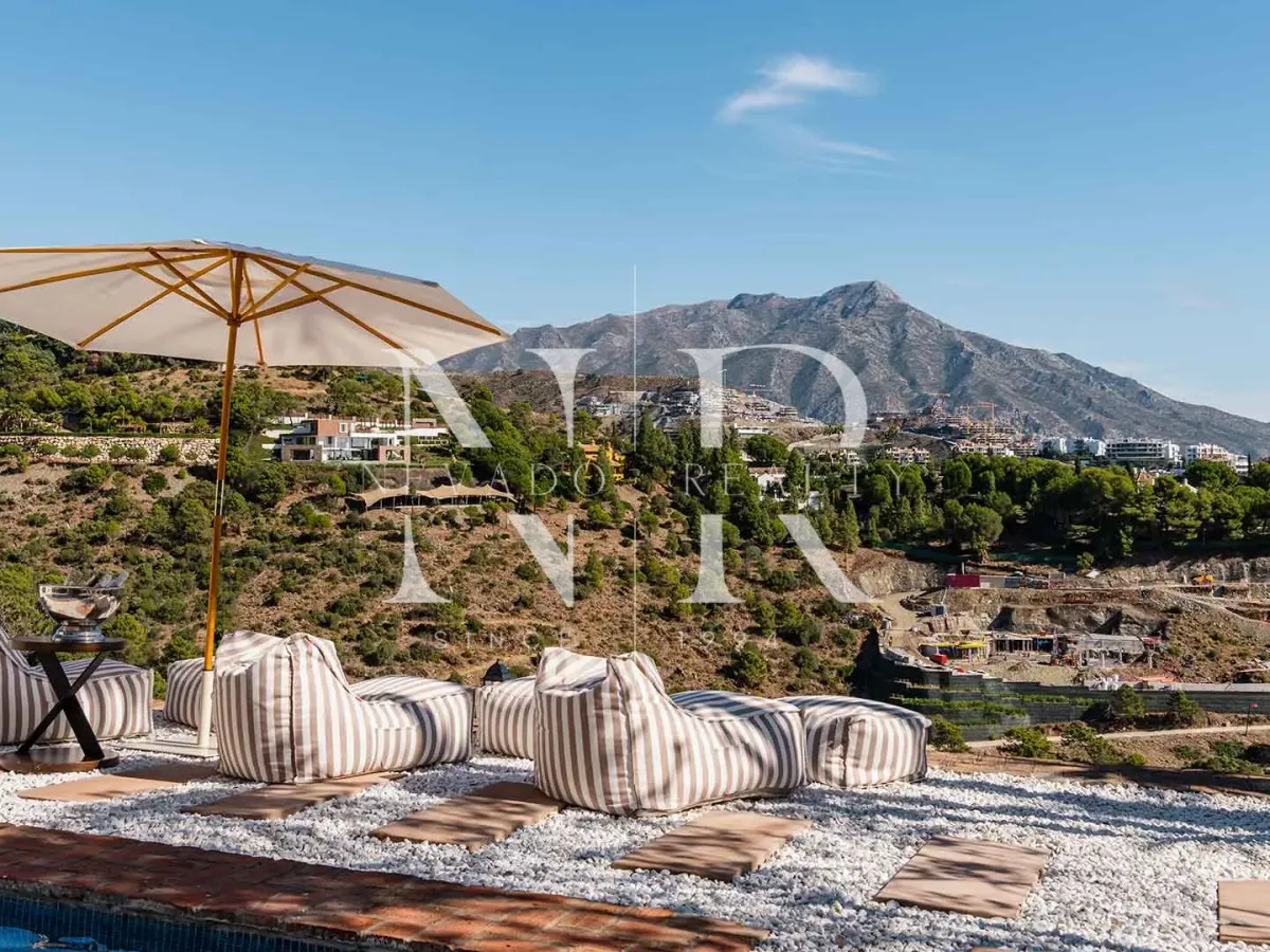 Classic Andalusian-style villa for sale in El Madroñal