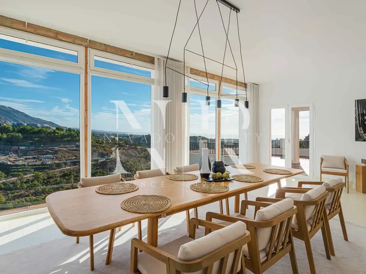 Classic Andalusian-style villa for sale in El Madroñal