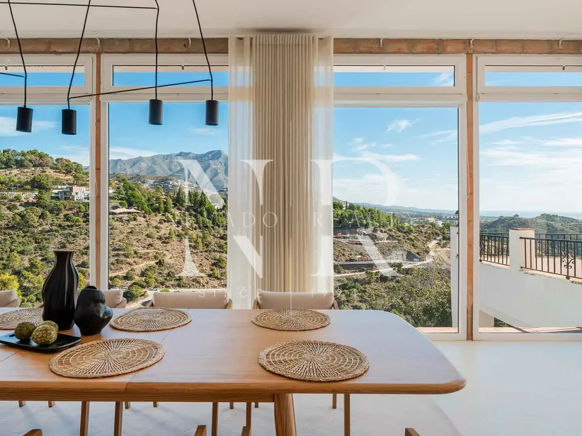 Classic Andalusian-style villa for sale in El Madroñal