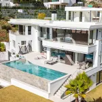 Newly built villa for sale in Lomas de la Quinta 1