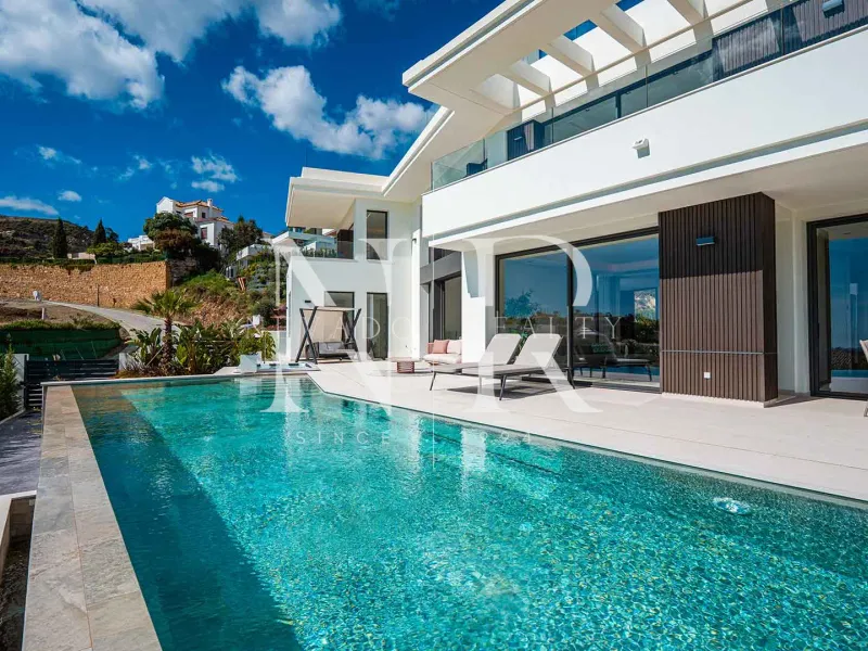 Newly built villa for sale in Lomas de la Quinta