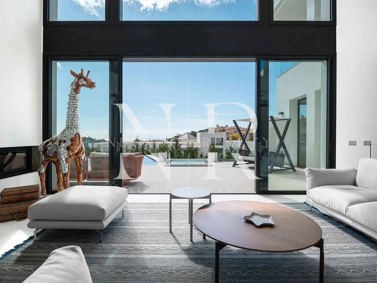 Newly built villa for sale in Lomas de la Quinta