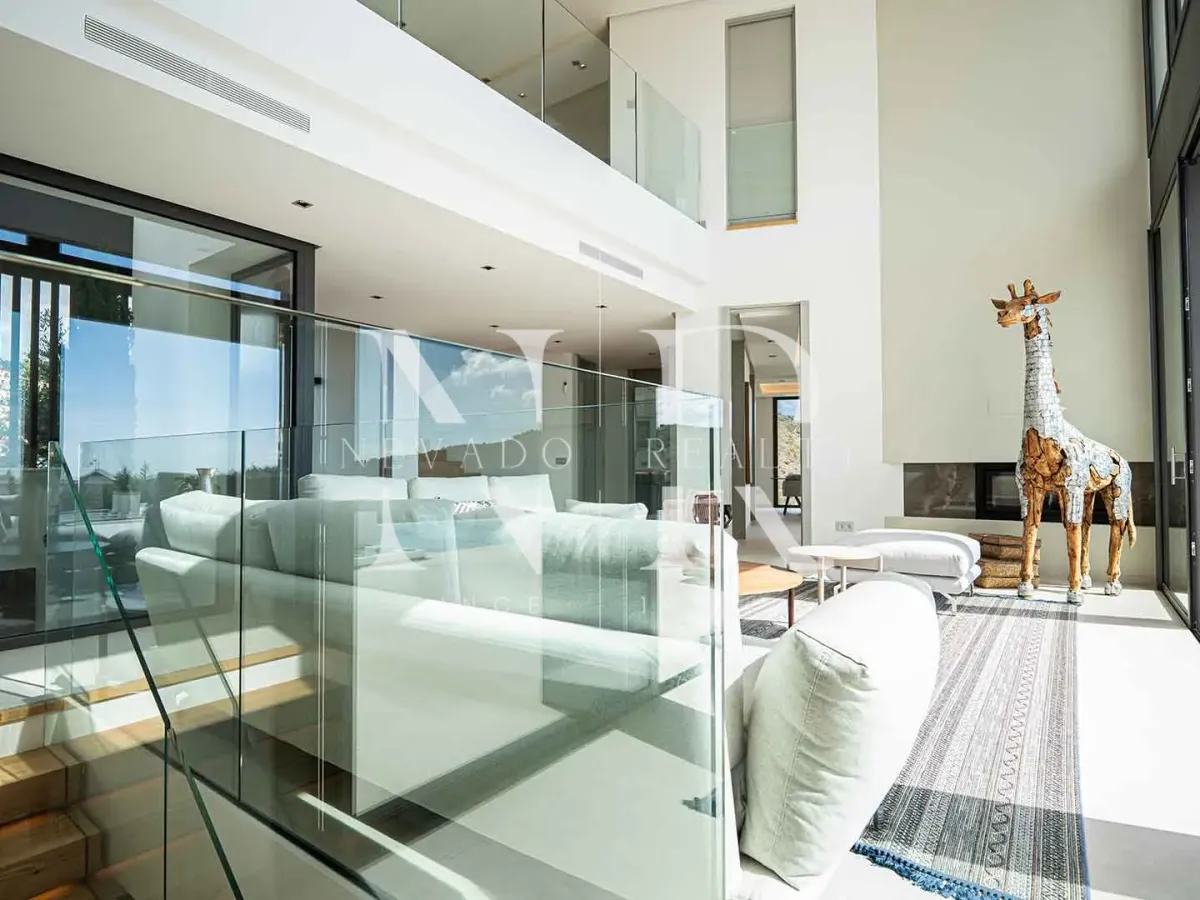 Newly built villa for sale in Lomas de la Quinta