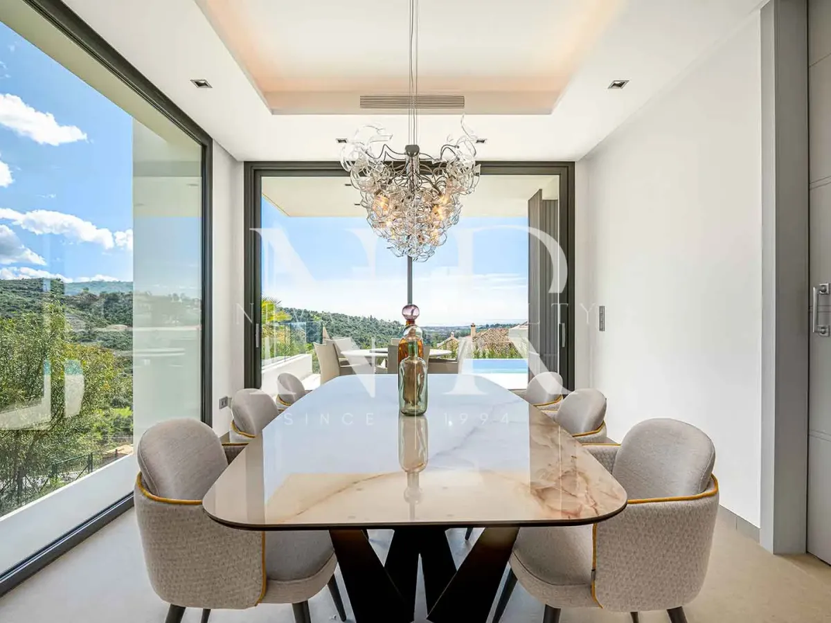 Newly built villa for sale in Lomas de la Quinta