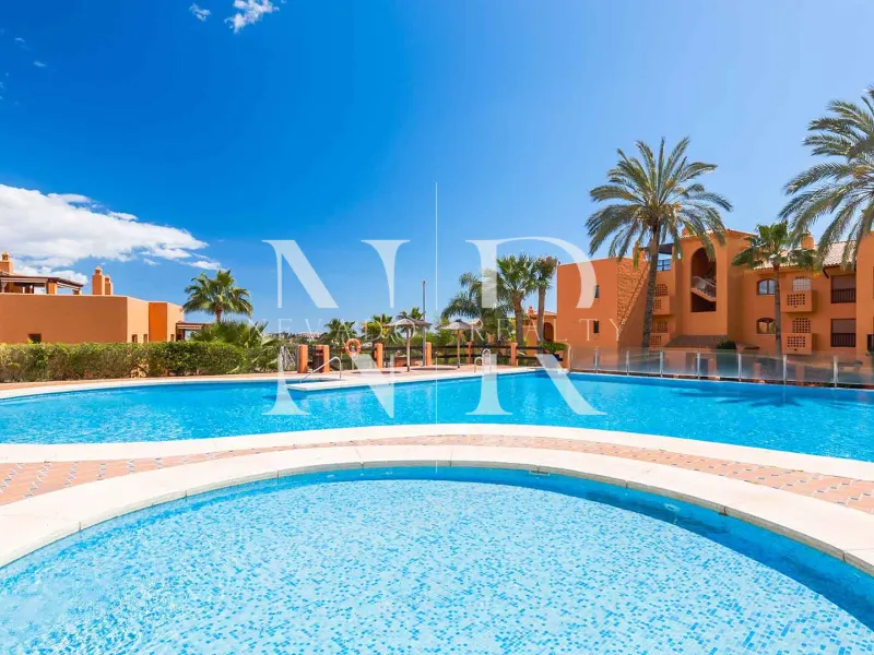 Completely renovated apartment for sale in the Gazules del Sol residential complex