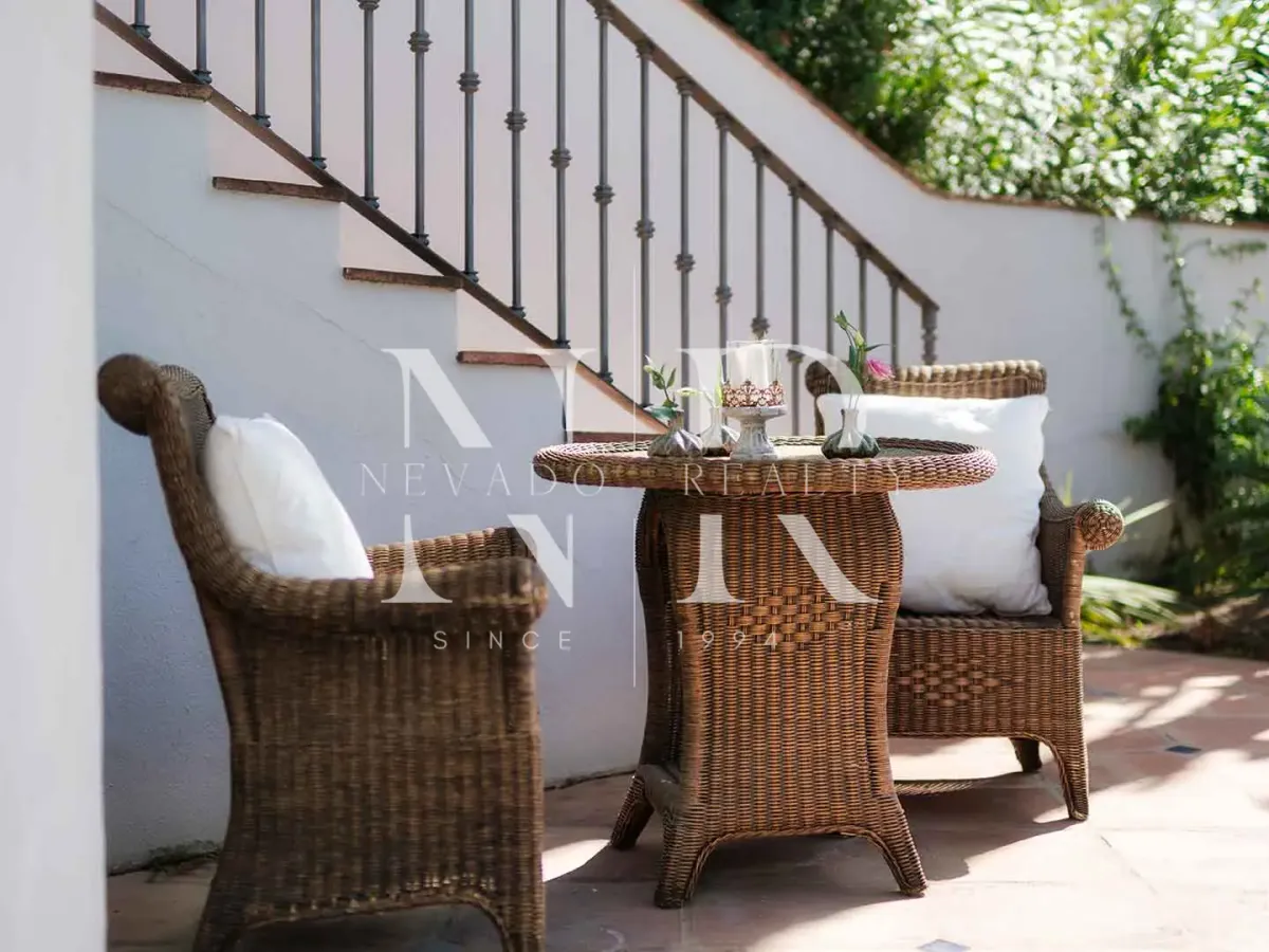 Classic Andalusian-style villa for sale in the gated community of El Madroñal