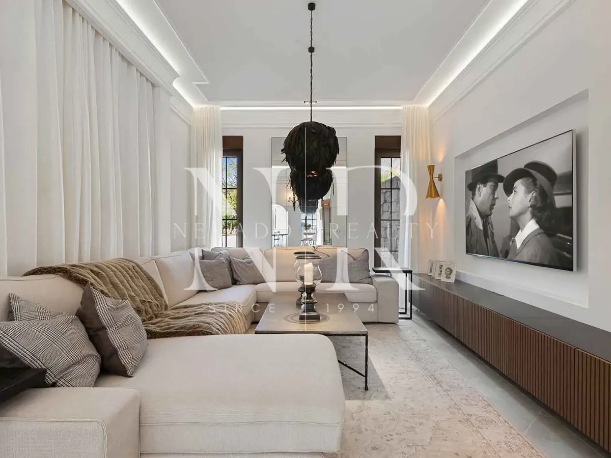 Classic Andalusian-style villa for sale in the gated community of El Madroñal