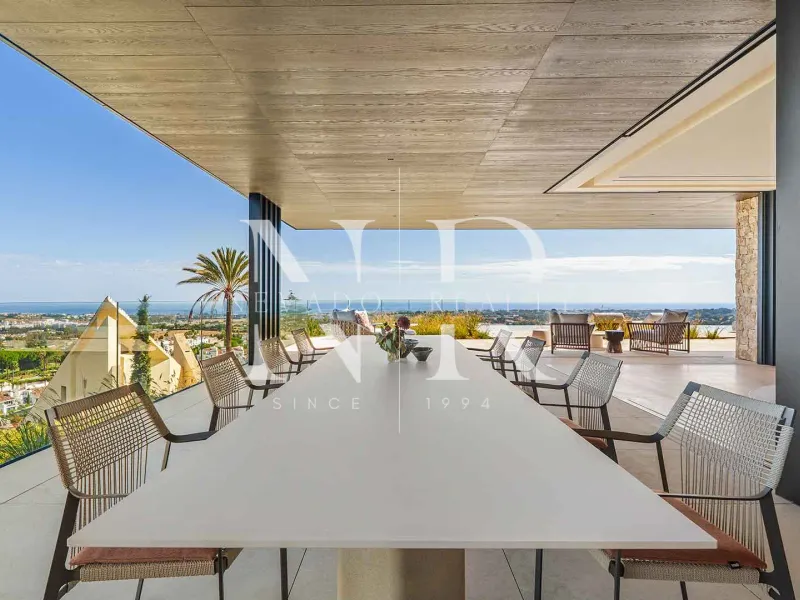 Villa in El Herrojo Alto residential development with panoramic sea views for sale