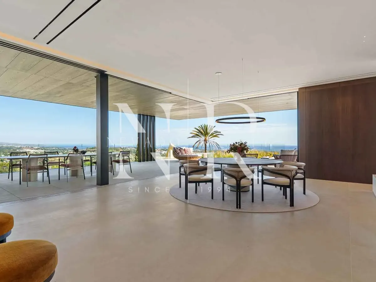 Villa in El Herrojo Alto residential development with panoramic sea views for sale