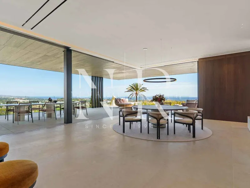 Villa in El Herrojo Alto residential development with panoramic sea views for sale