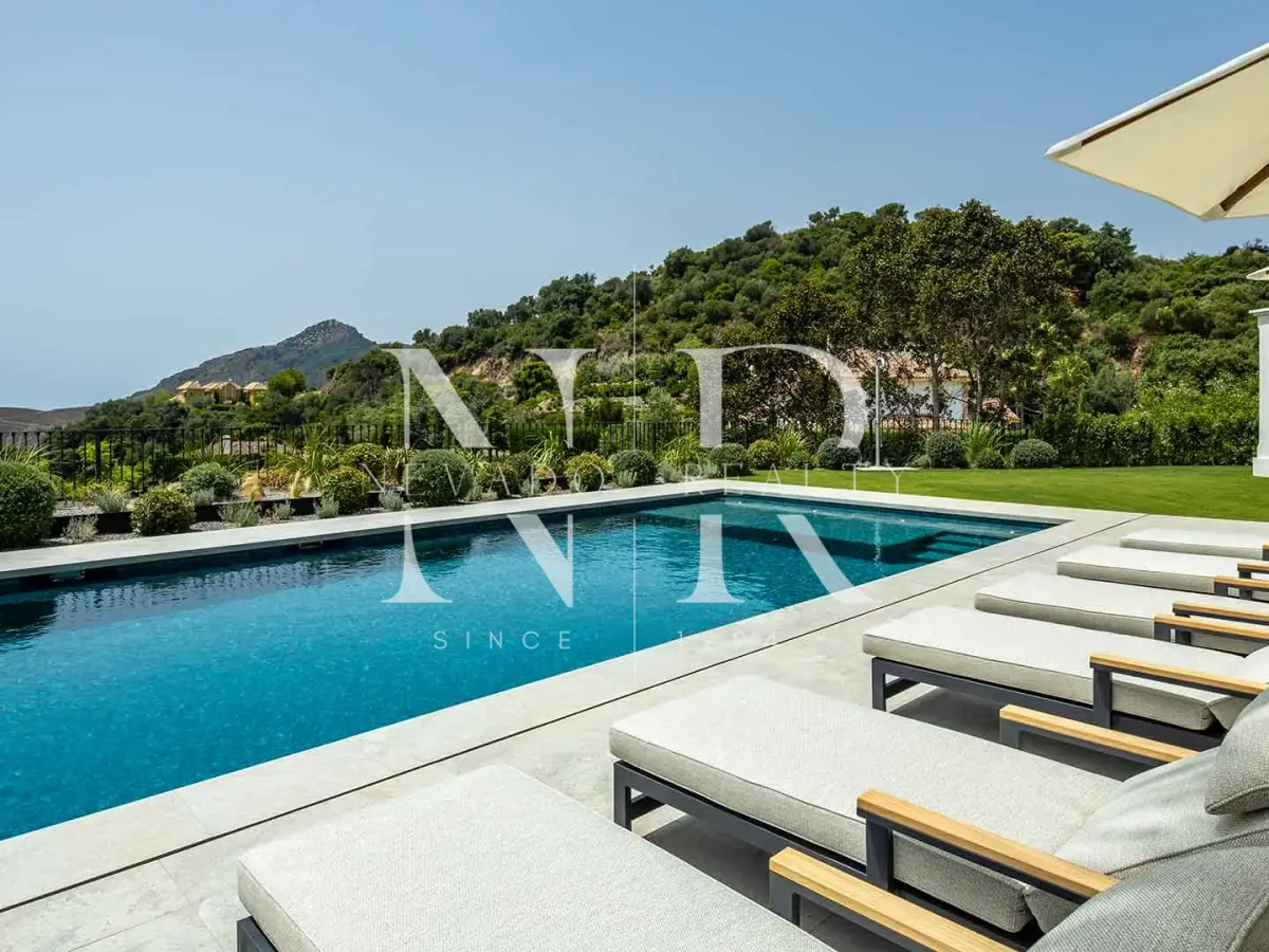 Completely renovated villa for sale in La Zagaleta residential development