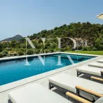 Completely renovated villa for sale in La Zagaleta residential development 2