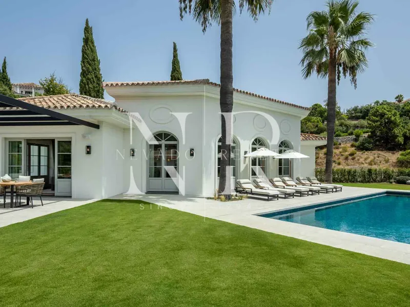 Completely renovated villa for sale in La Zagaleta residential development