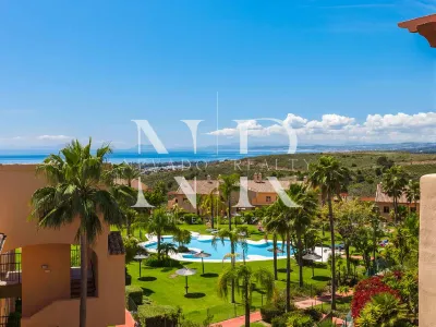 Penthouse in the Hacienda Señorío de Cifuentes residential complex with panoramic sea views for sale
