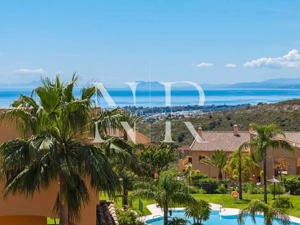 Penthouse in the Hacienda Señorío de Cifuentes residential complex with panoramic sea views for sale