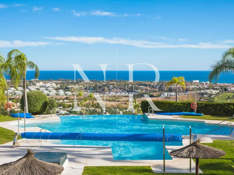 Penthouse in the Hacienda Señorío de Cifuentes residential complex with panoramic sea views for sale