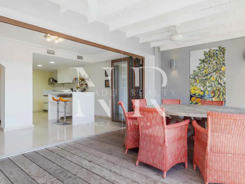 Townhouse in La Perla de la Heredia Urbanization with private pool for sale