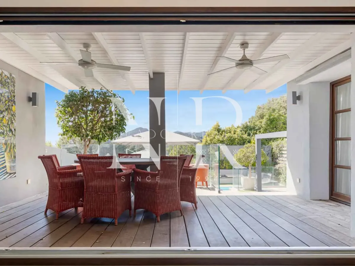 Townhouse in La Perla de la Heredia Urbanization with private pool for sale