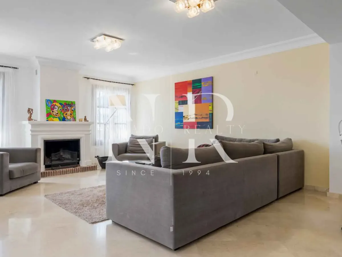 Townhouse in La Perla de la Heredia Urbanization with private pool for sale