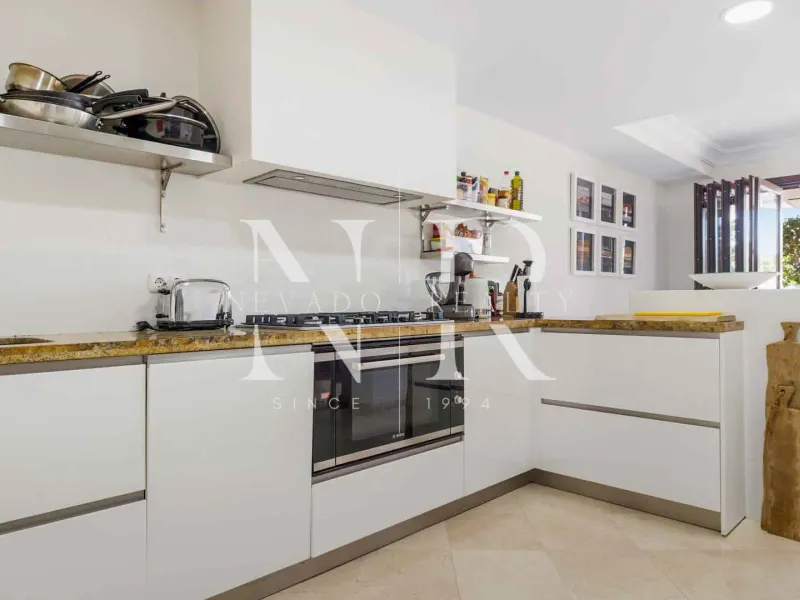 Townhouse in La Perla de la Heredia Urbanization with private pool for sale